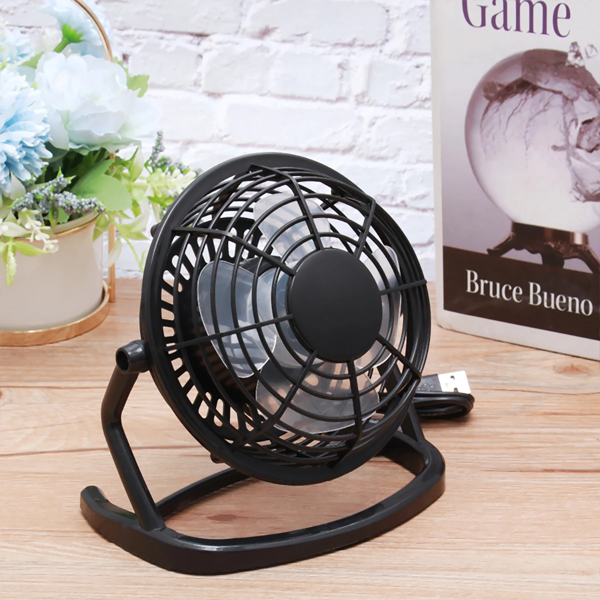 Mini USB Fan Cooling Portable Personal Tabletop Office Desk Accessories Small Fans for Bedroom Student
Mini USB Fan Cooling Portable Personal Tabletop Office Desk Accessories Small Fans for Bedroom Student
