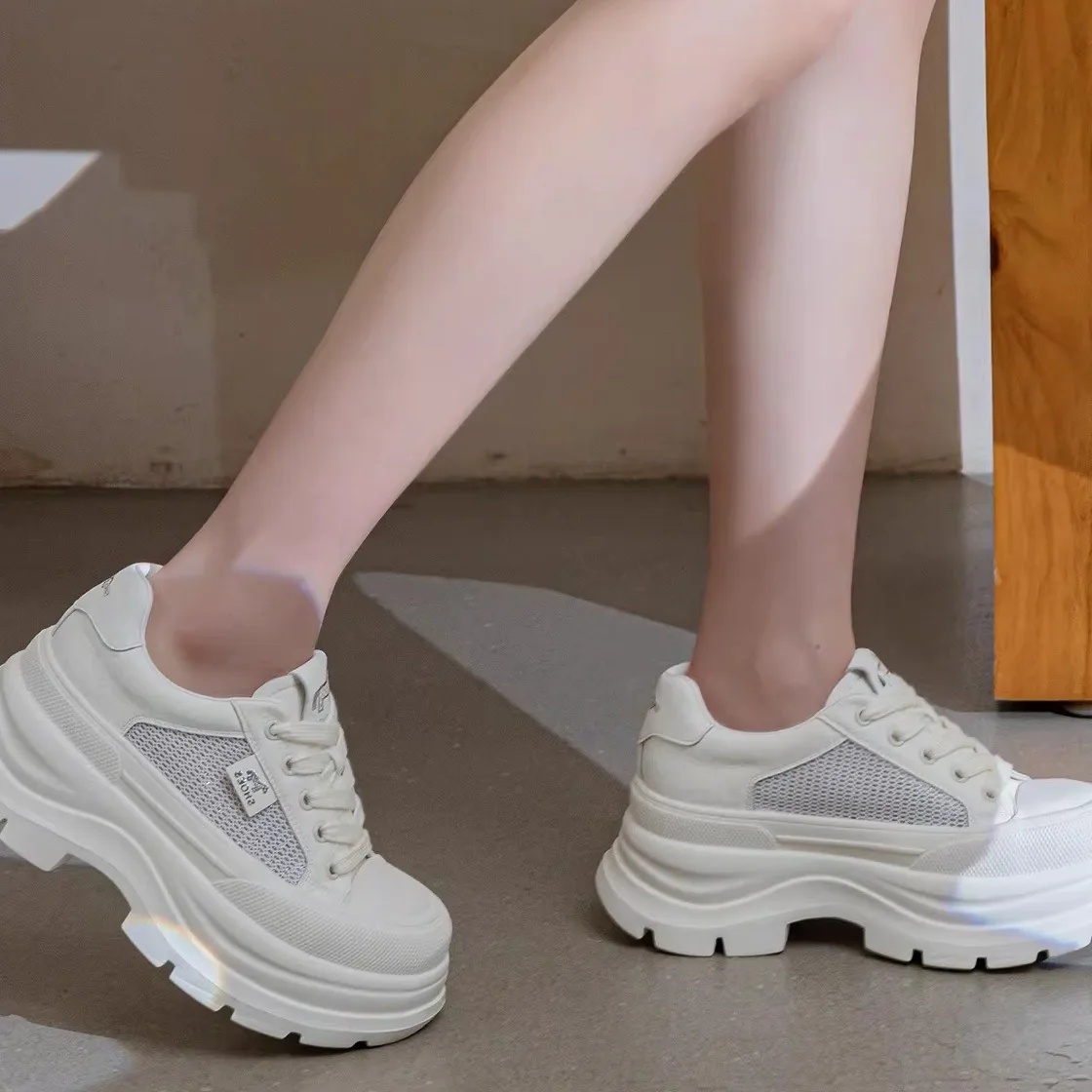 Women's Sporty Thick Bottom Net Face Leather Sneakers Fashionable Casual Shoes Low Cut round Toe Summer Season Lightweight
Women's Sporty Thick Bottom Net Face Leather Sneakers Fashionable Casual Shoes Low Cut round Toe Summer Season Lightweight