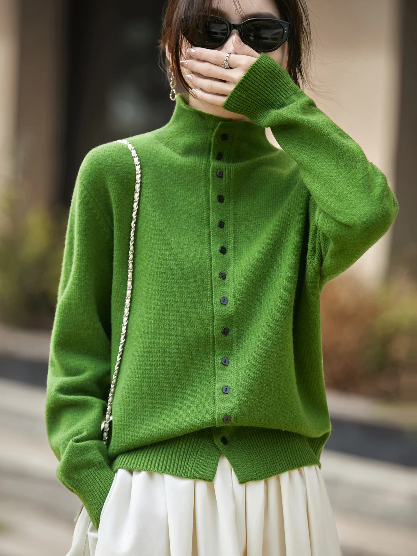 2025 Winter Commute Pure Color Long Sve Knitted Open Cardigan Trendy Single Button Design Camere Sweater Versatile Knitwear
2025 Winter Commute Pure Color Long Sve Knitted Open Cardigan Trendy Single Button Design Camere Sweater Versatile Knitwear