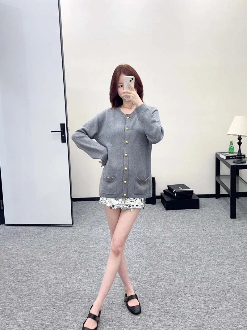 Small niche design women's sweater fashionable loose casual simple versatile pocket long sleeved wool knitted cardigan
Small niche design women's sweater fashionable loose casual simple versatile pocket long sleeved wool knitted cardigan