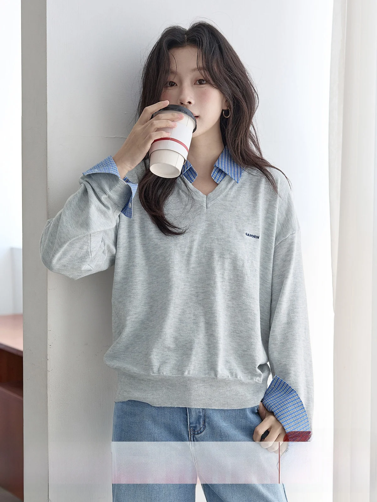 HuiXi Knitted Neck Top Women's Spring New Arrival Pasted Fake Two-Piece Loose Fit Daily Wear Comfortable Long Sleeve
HuiXi Knitted Neck Top Women's Spring New Arrival Pasted Fake Two-Piece Loose Fit Daily Wear Comfortable Long Sleeve