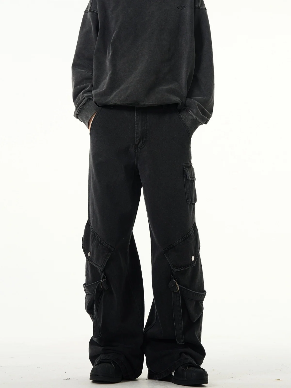 Loose Straight Leg Men's Workwear Jeans Black High Street Vibe Long Trousers Big Pocket American Strap Design Casual Jeans
Loose Straight Leg Men's Workwear Jeans Black High Street Vibe Long Trousers Big Pocket American Strap Design Casual Jeans