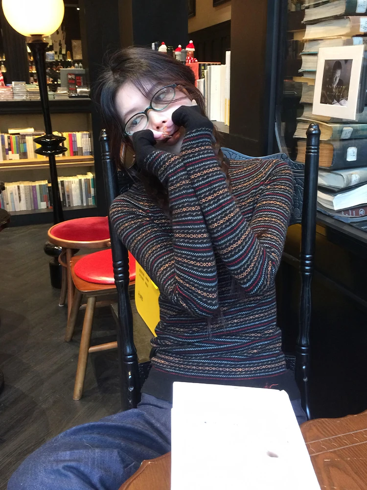 Ретро-свитер в американском стиле с полосками, женский, осенне-зимний, с исландской вышивкой, базовый слой, V-образный вырез, облегающий, для ношения под одеждой
Ретро-свитер в американском стиле с полосками, женский, осенне-зимний, с исландской вышивкой, базовый слой, V-образный вырез, облегающий, для ношения под одеждой