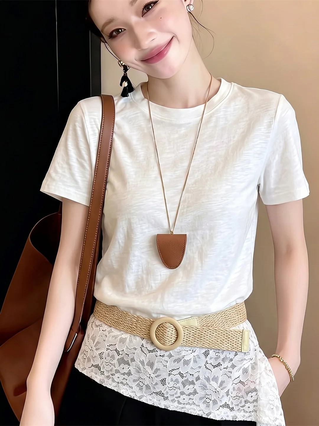 Summer Fashionable Lace Splice Design Women's T-Shirt Overhead Short Sleeve round Neck Casual Straight Cut Top Korean Style
Summer Fashionable Lace Splice Design Women's T-Shirt Overhead Short Sleeve round Neck Casual Straight Cut Top Korean Style