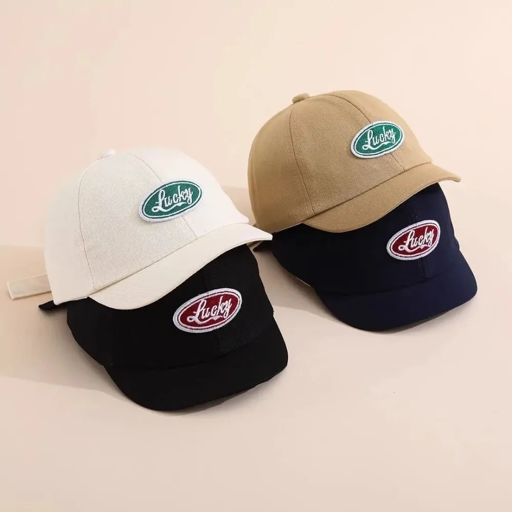 Fashion Short Brim Baseball Cap Solid Color Embroidery Letter Sun Hat Sunscreen Letter Label Cap Summer
Fashion Short Brim Baseball Cap Solid Color Embroidery Letter Sun Hat Sunscreen Letter Label Cap Summer