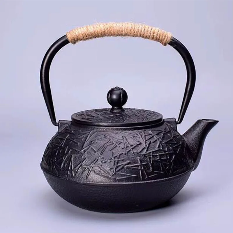 New 900ML Cast Iron Teapot with Tea-Strainer Japanese Style Coffee Tea Water Pot Sakura Pattern Kitchenware Tea Pot Household
New 900ML Cast Iron Teapot with Tea-Strainer Japanese Style Coffee Tea Water Pot Sakura Pattern Kitchenware Tea Pot Household