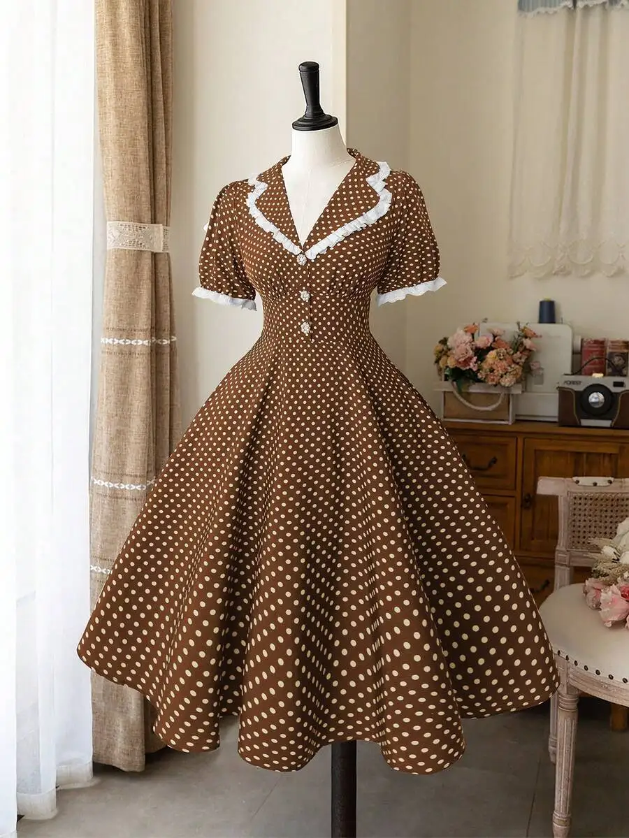 Vintage Polka Dot V-Neck Short Sleeve Cinched Waist A-Line Dress
Vintage Polka Dot V-Neck Short Sleeve Cinched Waist A-Line Dress