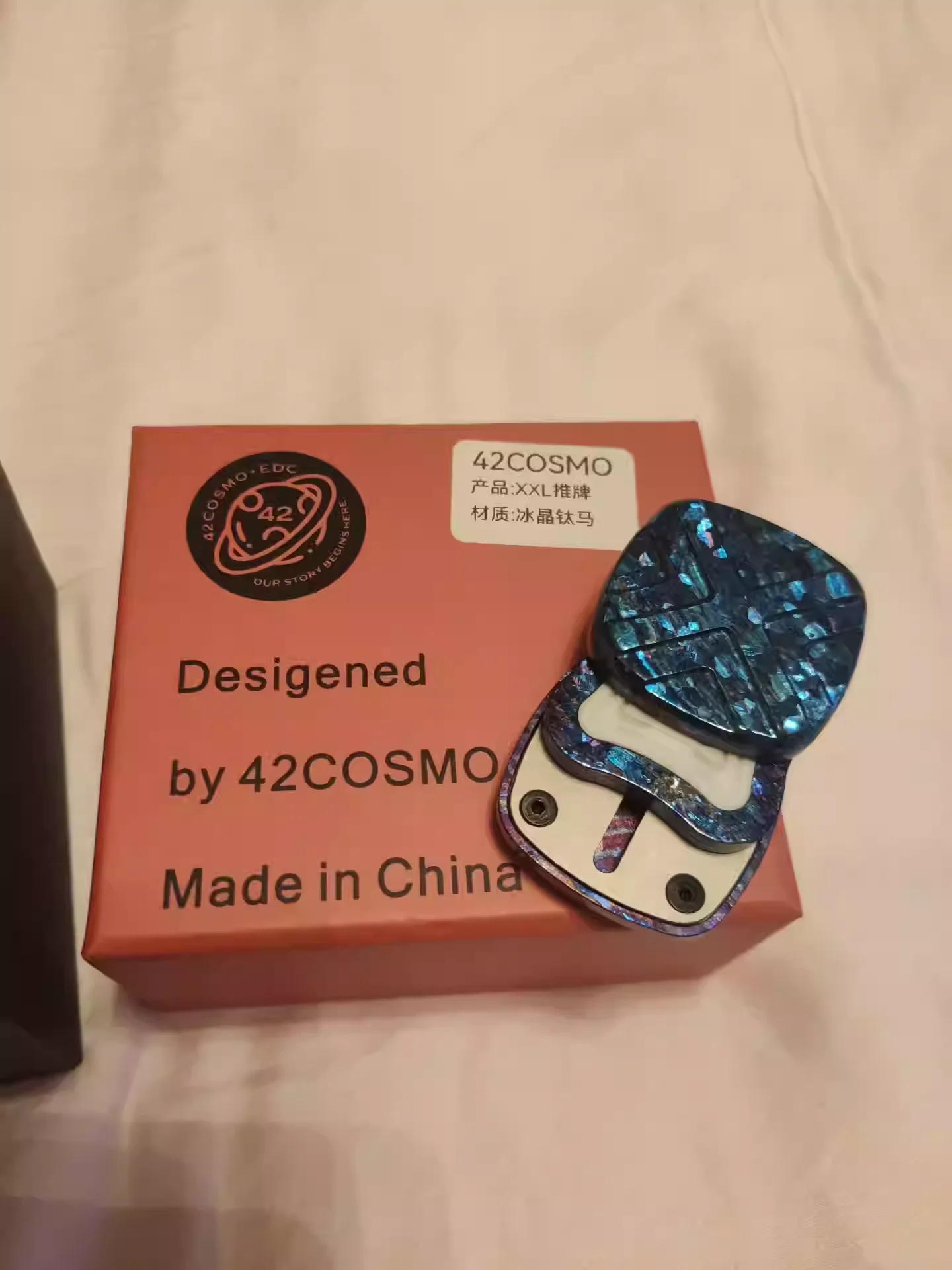 Stealing Sister EDC, 42 Cosmo, Time Thief, Ice Crystal Titanium Horse Material
Stealing Sister EDC, 42 Cosmo, Time Thief, Ice Crystal Titanium Horse Material