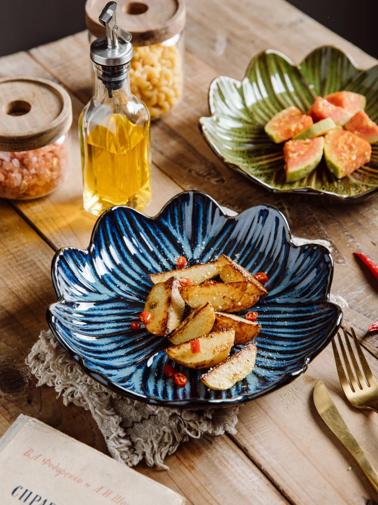 Underglaze Ceramic Restaurant Style Vegetable Plate Fruit Dish Irregular Shape Chinese Ceramics Blue And White Color Diningware
Underglaze Ceramic Restaurant Style Vegetable Plate Fruit Dish Irregular Shape Chinese Ceramics Blue And White Color Diningware