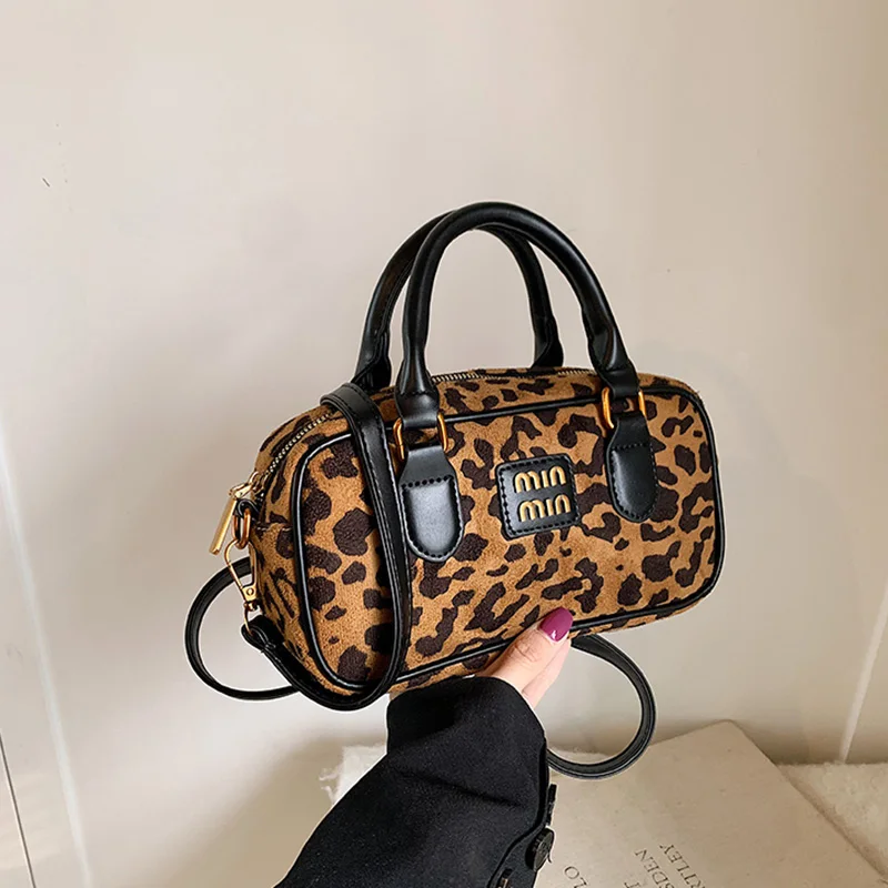 Fashion Brand Women Bag Tote Winter Handbag Phone Purse Luxury Hobo Bag Satchel Retro Leopard Print Lady Shoulder Crossbody Bag
Fashion Brand Women Bag Tote Winter Handbag Phone Purse Luxury Hobo Bag Satchel Retro Leopard Print Lady Shoulder Crossbody Bag