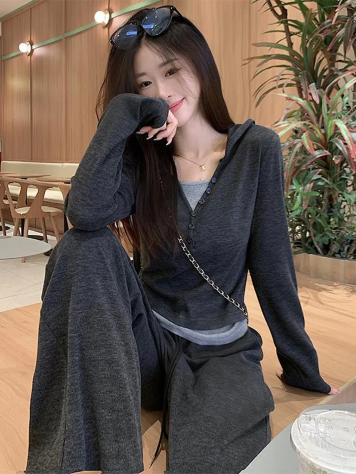 Slimming Sportswear Set for Women Casual Running Outfit Korean Style Hoodie Two-Piece Suit Wide Leg Pants Spring Autumn
Slimming Sportswear Set for Women Casual Running Outfit Korean Style Hoodie Two-Piece Suit Wide Leg Pants Spring Autumn