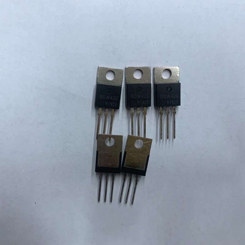 5pcs-20pcs BDW42G TO220 15A 100V Darlington Transistor Bipolar Power NPN New Original
5pcs-20pcs BDW42G TO220 15A 100V Darlington Transistor Bipolar Power NPN New Original