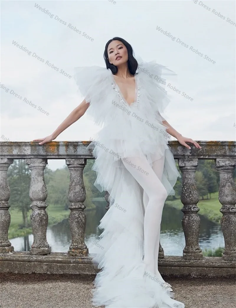 White Hi-Lo Women Prom Wedding Dress Sexy V Neck Crystal Bridal Party Gown Tiered Evening Gown Sleepwear Customized Skirt
White Hi-Lo Women Prom Wedding Dress Sexy V Neck Crystal Bridal Party Gown Tiered Evening Gown Sleepwear Customized Skirt