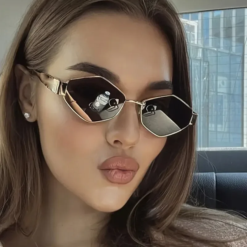 Fashion Polygonal Women Sunglasses 2024 Vintage Brand Rhombus Ladies Sun glasses Shades Unique Metal Frame Punk Eyewear Men
Fashion Polygonal Women Sunglasses 2024 Vintage Brand Rhombus Ladies Sun glasses Shades Unique Metal Frame Punk Eyewear Men