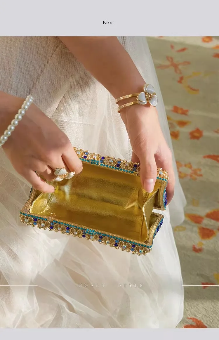 Luxury Designer Glitter Women Handbag Crystal Rhinestones Diamond Clutch Purse Wedding Party Exquisite Banquet Bag Shoulder Bag
Luxury Designer Glitter Women Handbag Crystal Rhinestones Diamond Clutch Purse Wedding Party Exquisite Banquet Bag Shoulder Bag