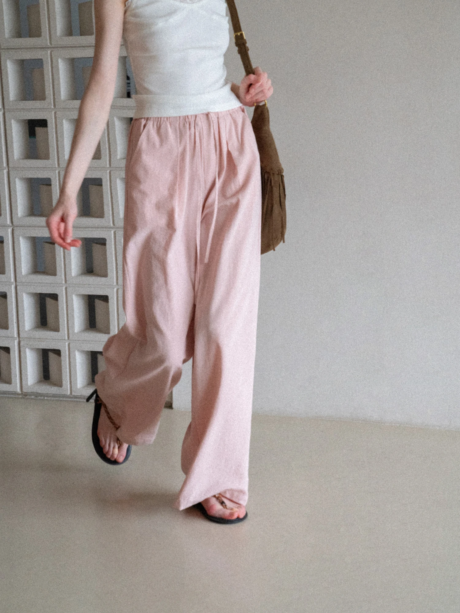 EGGKA Casual Wide Leg Straight Oxygen Pants Women's Loose Slimming Simple Commuter Long Trousers Elastic Waist Drawstring
EGGKA Casual Wide Leg Straight Oxygen Pants Women's Loose Slimming Simple Commuter Long Trousers Elastic Waist Drawstring