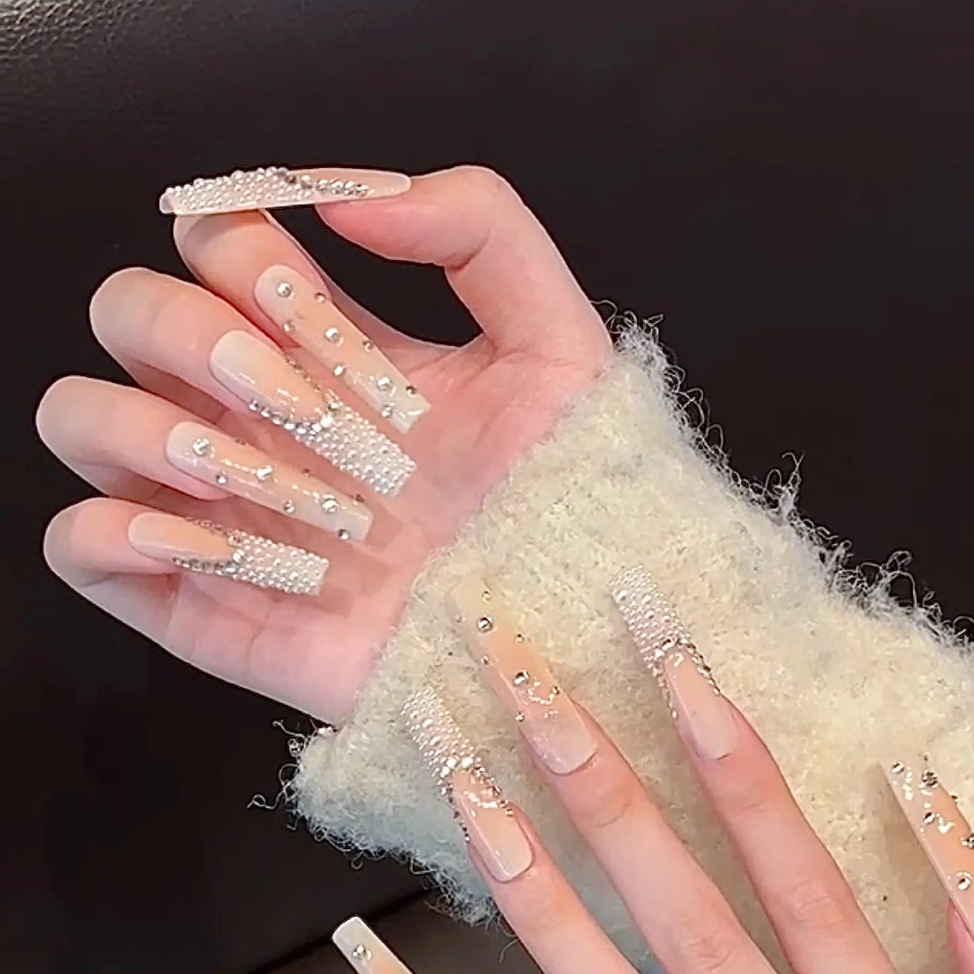 Ультра длинные кончики для ногтей ручной работы с жемчугом, носимые искусственные ногти Beau Nail Art, трансграничная серия Sle, нежная цветная серия
Ультра длинные кончики для ногтей ручной работы с жемчугом, носимые искусственные ногти Beau Nail Art, трансграничная серия Sle, нежная цветная серия