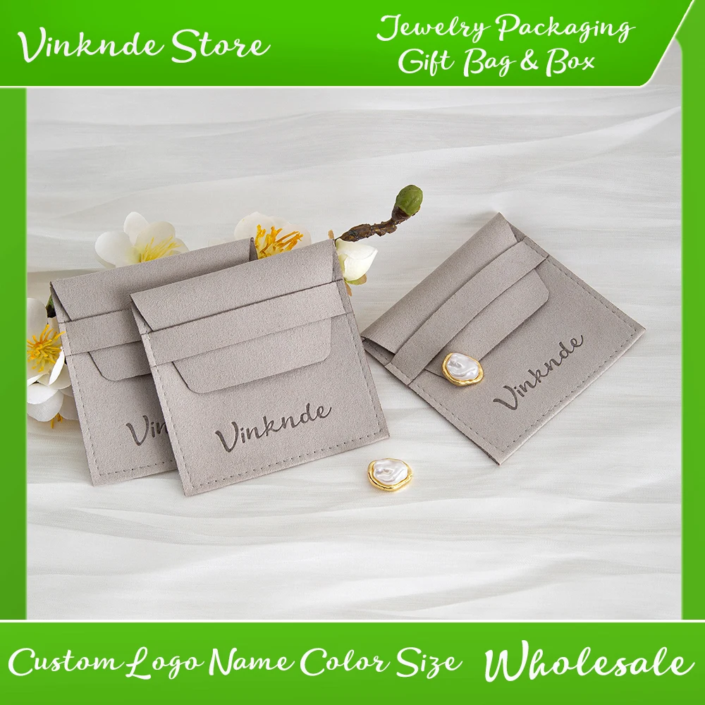 100Pcs Microfiber Strip Bag Custom Logo 15x15cm Jewelry Envelope Pouch Rings Earrings Pendant Stud Packaging Wedding Favors Bulk
100Pcs Microfiber Strip Bag Custom Logo 15x15cm Jewelry Envelope Pouch Rings Earrings Pendant Stud Packaging Wedding Favors Bulk