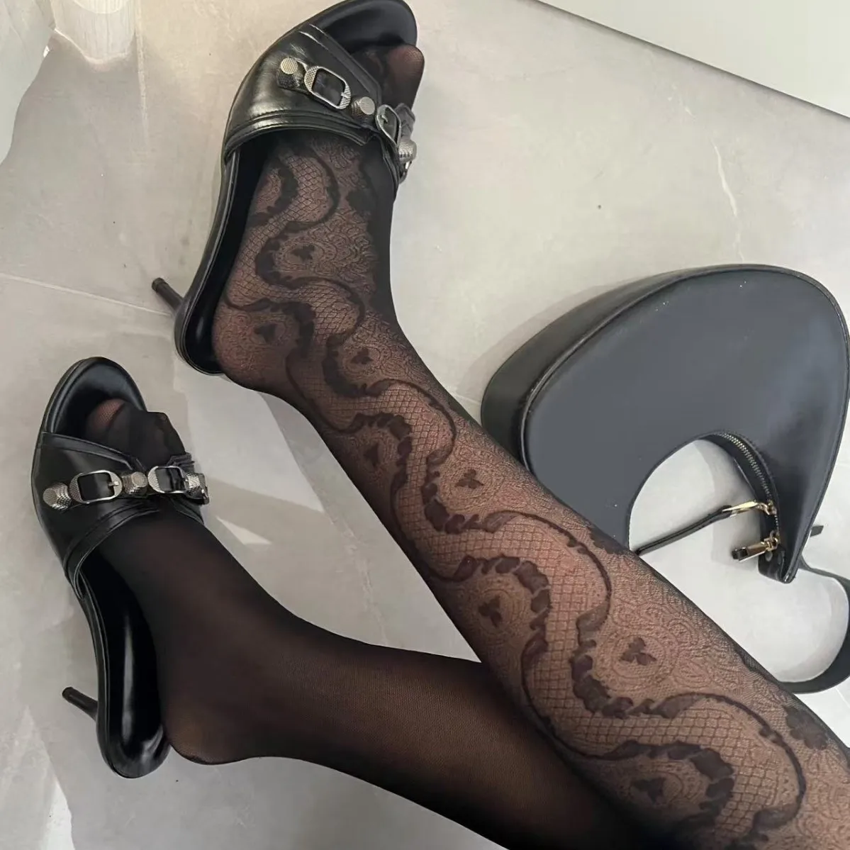 Retro Hollow Out Vine Patterned Pantyhose Sexy Lace Solid Color Women Tights Stockings for Women Sweet Lolita Pantyhose
Retro Hollow Out Vine Patterned Pantyhose Sexy Lace Solid Color Women Tights Stockings for Women Sweet Lolita Pantyhose
