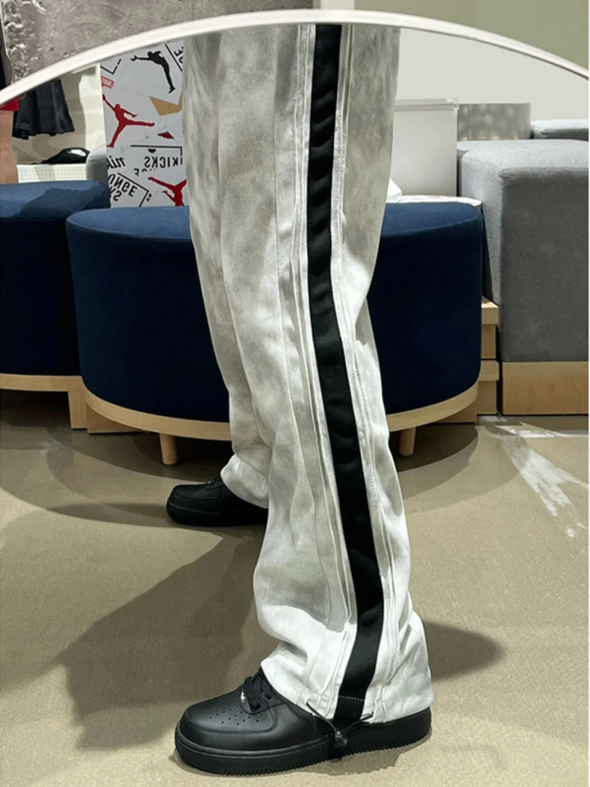 Мужские плиссированные спортивные брюки с боковыми складками, осенние, в американском стиле, модные, драпированные, повседневные, премиум-класса
Мужские плиссированные спортивные брюки с боковыми складками, осенние, в американском стиле, модные, драпированные, повседневные, премиум-класса