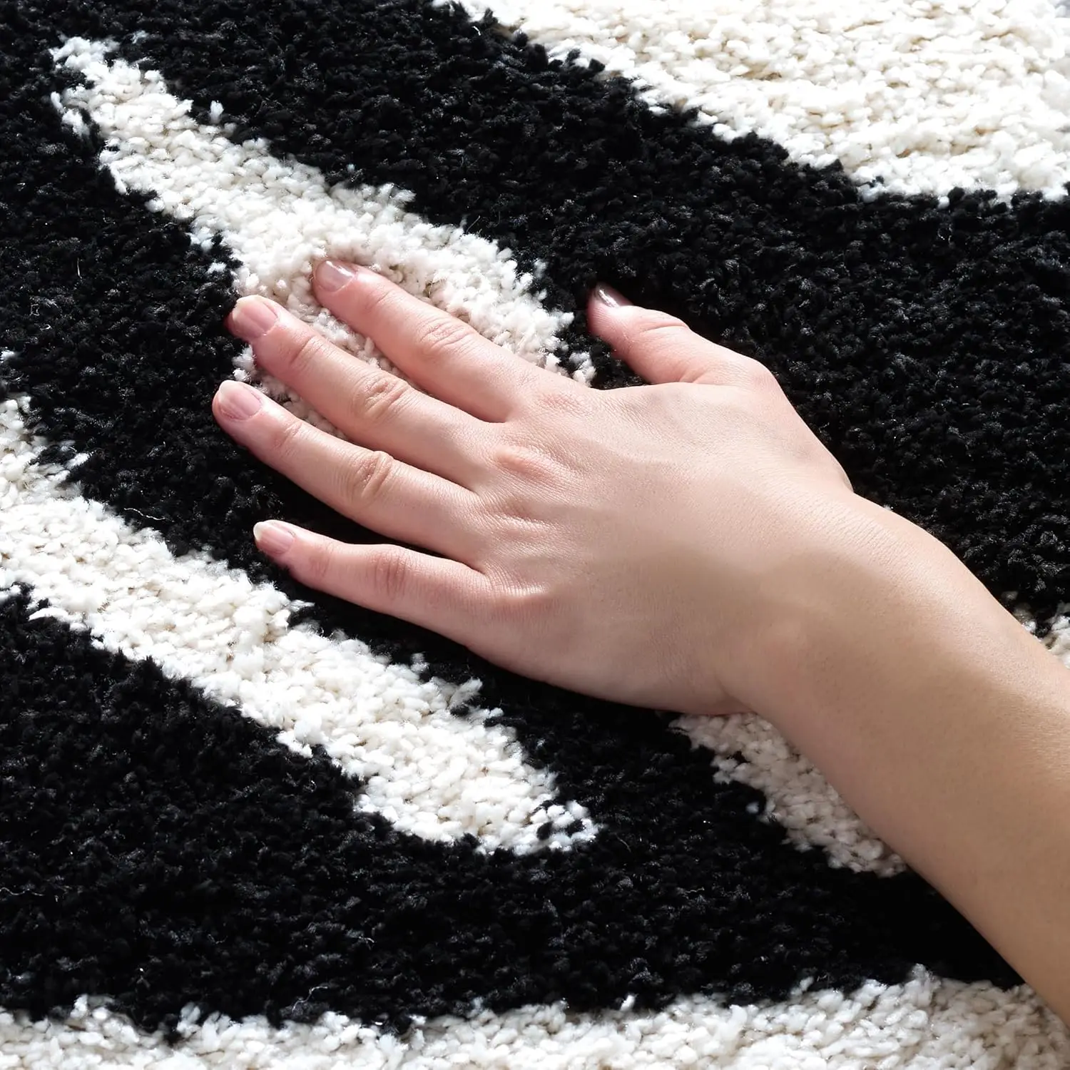 5'3" x 7'6" Zebra Print Area Rug - Ivory & Black, 1.2" Thick, Non-Shedding, Easy Care for Living Room Bedroom
5'3" x 7'6" Zebra Print Area Rug - Ivory & Black, 1.2" Thick, Non-Shedding, Easy Care for Living Room Bedroom