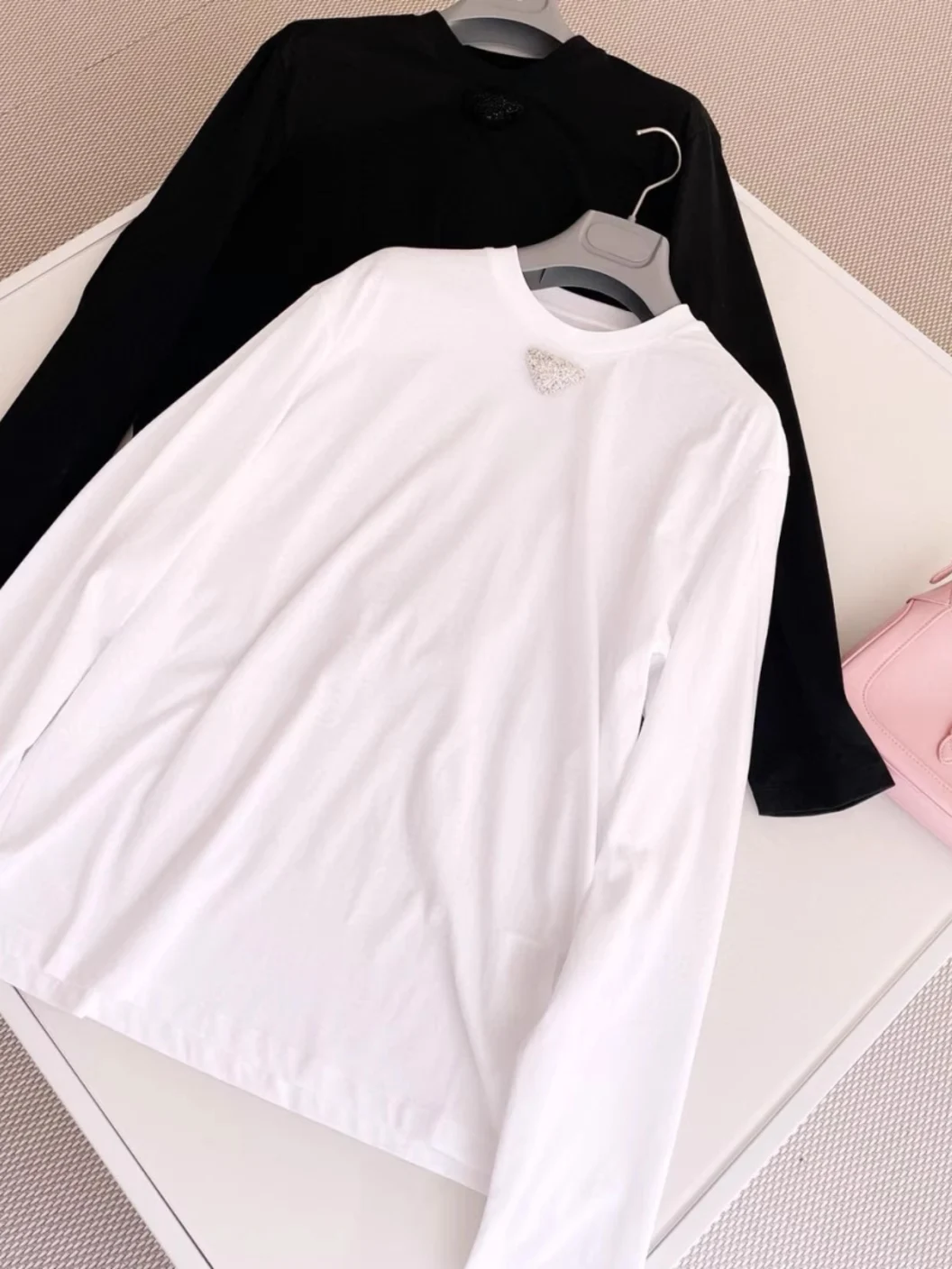Весна 2024, повседневная длинная белая футболка с тяжелыми бриллиантами, женская модная универсальная свободная посадка, круглый топ Ne
Весна 2024, повседневная длинная белая футболка с тяжелыми бриллиантами, женская модная универсальная свободная посадка, круглый топ Ne