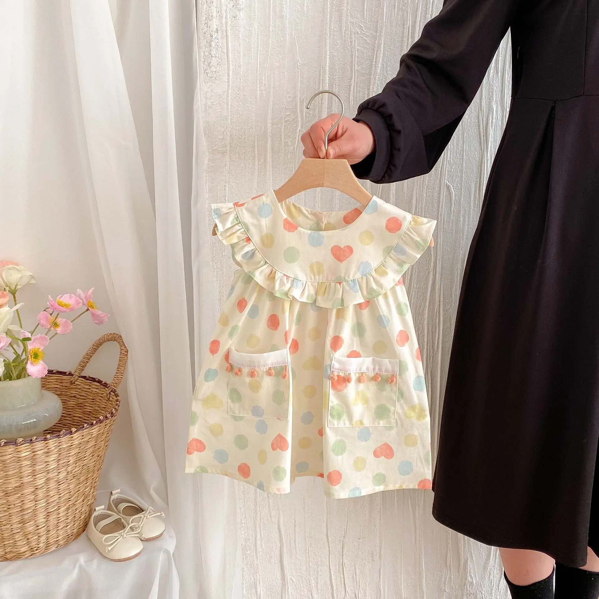 Girls' Dress 2025 Summer New Korean Version Children's Clothing Color Polka Dot Love Lotus Leaf Doll Collar Children's Dress
Girls' Dress 2025 Summer New Korean Version Children's Clothing Color Polka Dot Love Lotus Leaf Doll Collar Children's Dress