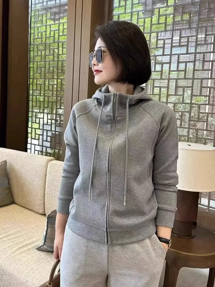 Casual Zipper Cardigan Sportswear For Women's Commuting New Spring And Autumn Hooded Loose Lazy Jacket
Casual Zipper Cardigan Sportswear For Women's Commuting New Spring And Autumn Hooded Loose Lazy Jacket