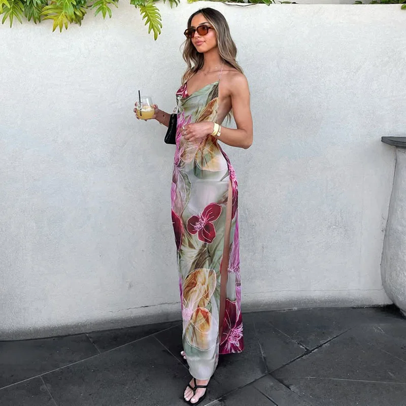 Sexy Printed V-neck Long Dress, Women's Vintage Back Slit Beach Skirt, Fashionable Women's Vacation Party Evening Gown.
Sexy Printed V-neck Long Dress, Women's Vintage Back Slit Beach Skirt, Fashionable Women's Vacation Party Evening Gown.
