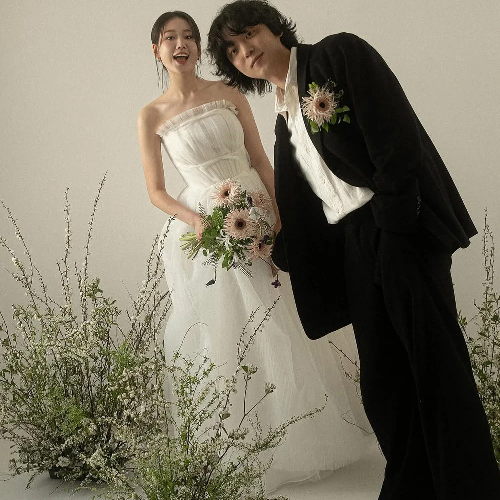 Giyu Elegant Strapless Wedding Dresses Crape Bow Sleeveless Korea Photoshoot Bridal Gowns Floor-Length Customized 웨딩드레스 2025
Giyu Elegant Strapless Wedding Dresses Crape Bow Sleeveless Korea Photoshoot Bridal Gowns Floor-Length Customized 웨딩드레스 2025