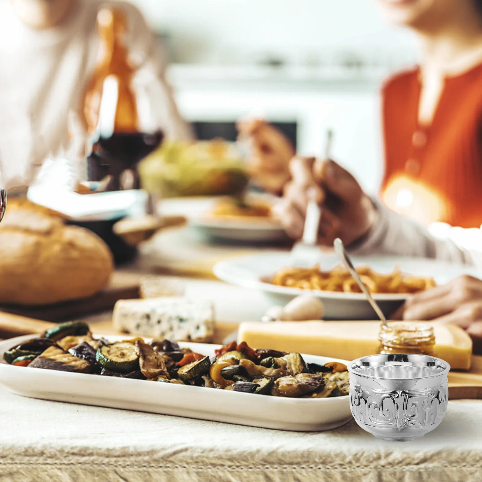 Elegant Single Metal Wine Cup Creative Embossed Design for Dining Room Bar Outdoor Use Sturdy Reusable Compact Household Drink
Elegant Single Metal Wine Cup Creative Embossed Design for Dining Room Bar Outdoor Use Sturdy Reusable Compact Household Drink