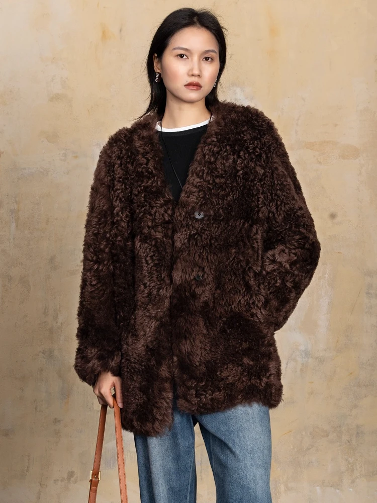 High-end Luxury Natural Lamb Fur Winter Plush Jackets for Women Simple Classic V-neck Elegant Genuine Leather Real Fur Coat
High-end Luxury Natural Lamb Fur Winter Plush Jackets for Women Simple Classic V-neck Elegant Genuine Leather Real Fur Coat