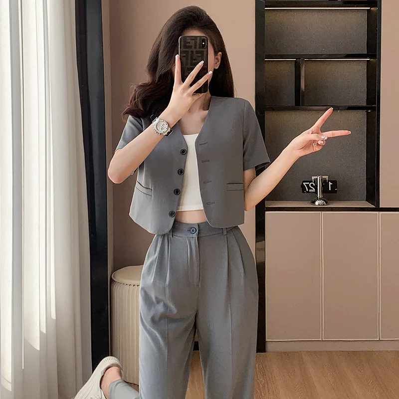 TemperamentVCollar Single-Breasted Suit Jacket for Women2024Spring and Summer New High Sense Small Short Suit Suit
TemperamentVCollar Single-Breasted Suit Jacket for Women2024Spring and Summer New High Sense Small Short Suit Suit