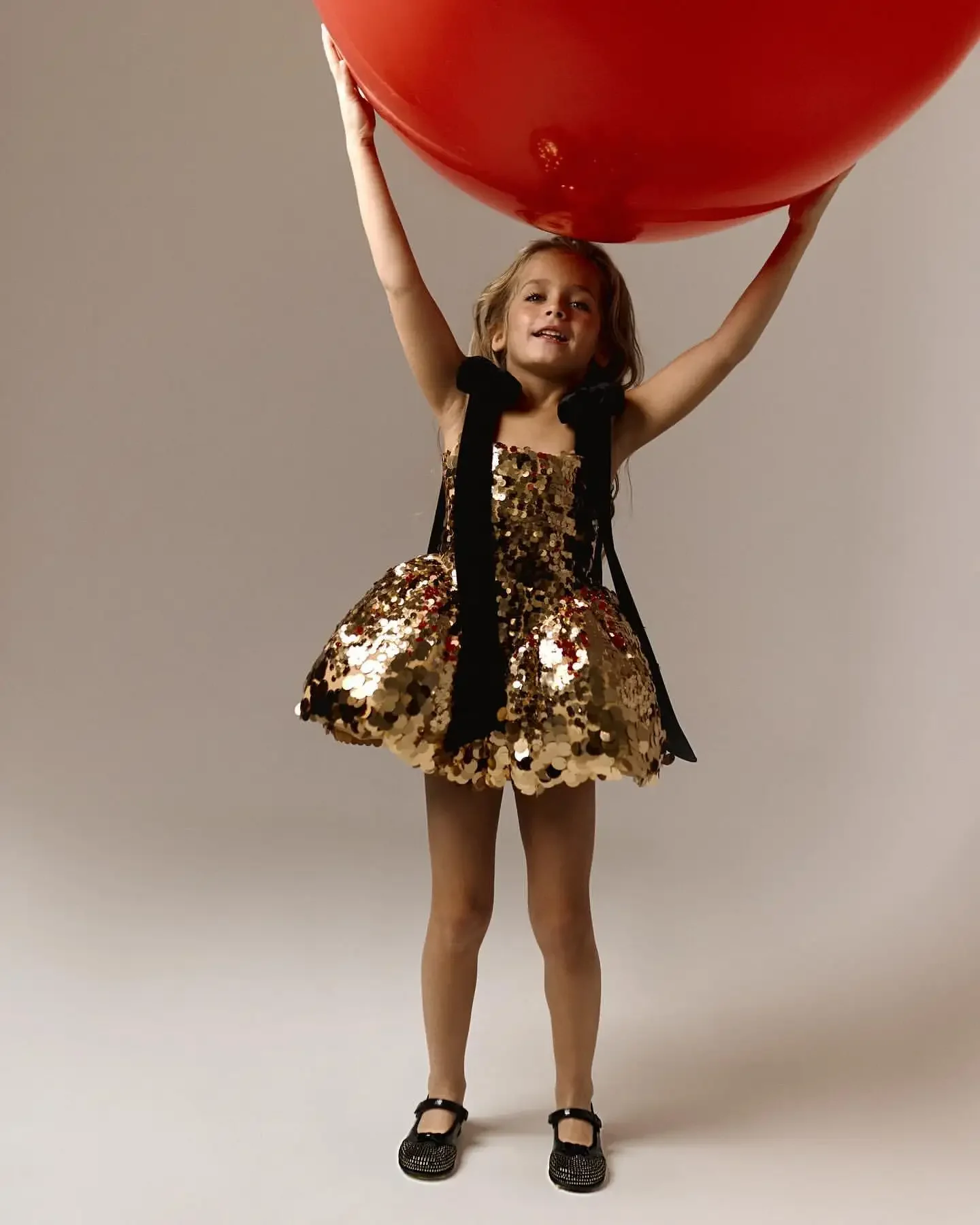 Flower Girl Dress Mini Special Occasion Dresses Sparkly Sequin Pageant Dress For Toddlers Wedding Party Dress For Girls Velvet
Flower Girl Dress Mini Special Occasion Dresses Sparkly Sequin Pageant Dress For Toddlers Wedding Party Dress For Girls Velvet