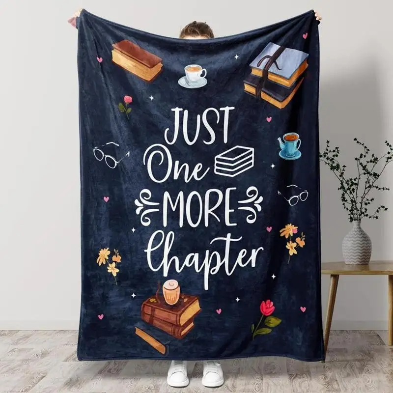 Мягкий забавный плед из фланели для любителей книг с дизайном "Just One More Chapter", многофункциональное уютное одеяло для всех сезонов.
Мягкий забавный плед из фланели для любителей книг с дизайном "Just One More Chapter", многофункциональное уютное одеяло для всех сезонов.