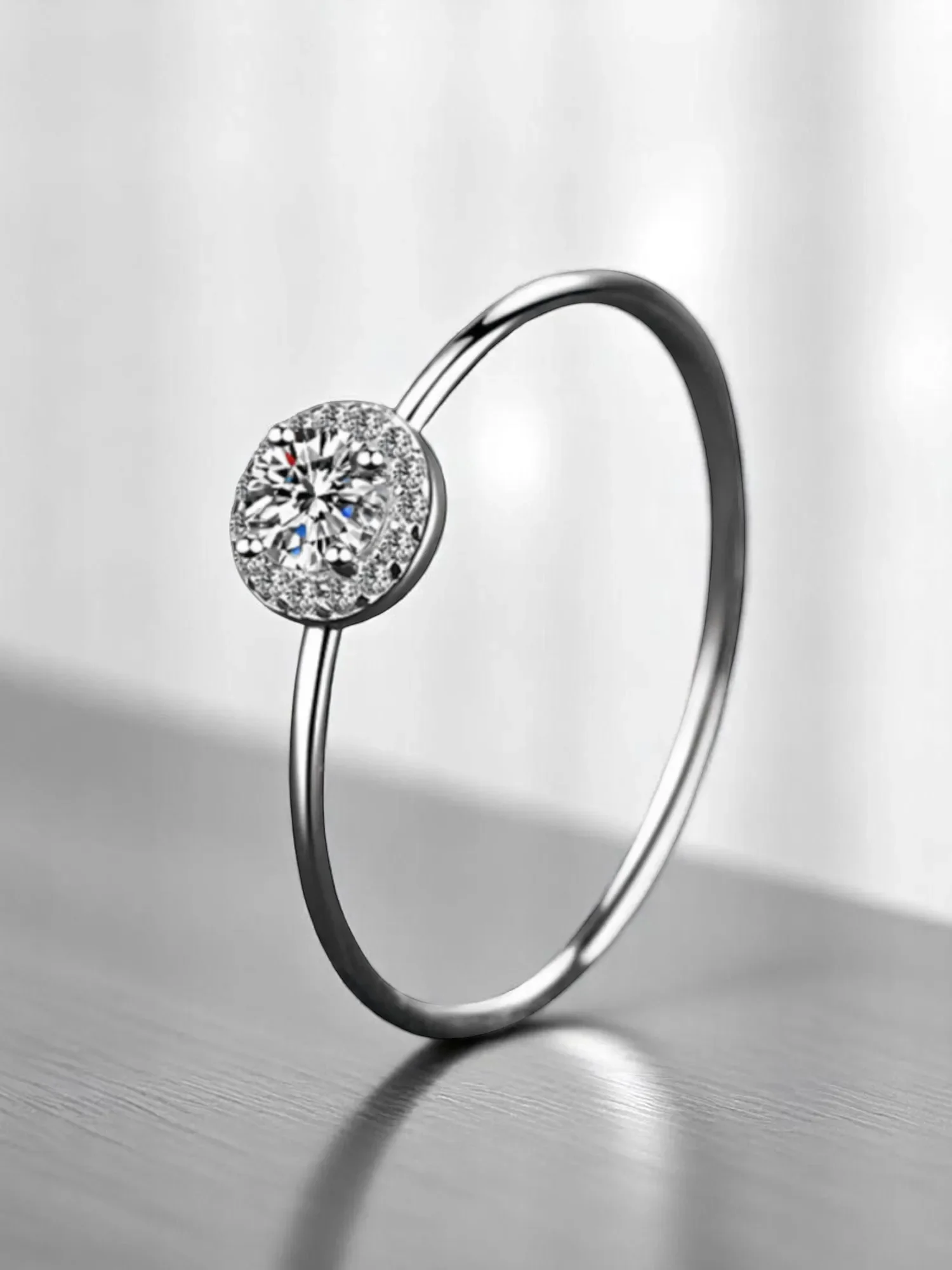 Fashion Moissanite Ring 925 Sterling Silver D Color VVS1 Women's 0.3CT Diamond Round Bag Trendy and Luxury Wedding Fashion Jewel
Fashion Moissanite Ring 925 Sterling Silver D Color VVS1 Women's 0.3CT Diamond Round Bag Trendy and Luxury Wedding Fashion Jewel