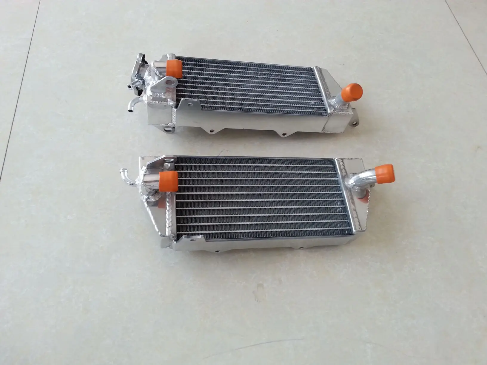 For 1985-1988 Husqvarna Cagiva WRK125 WMX125 WMX250 Aluminum Radiator Cooler Cooling Coolant 1985 1986 1987 1988
For 1985-1988 Husqvarna Cagiva WRK125 WMX125 WMX250 Aluminum Radiator Cooler Cooling Coolant 1985 1986 1987 1988