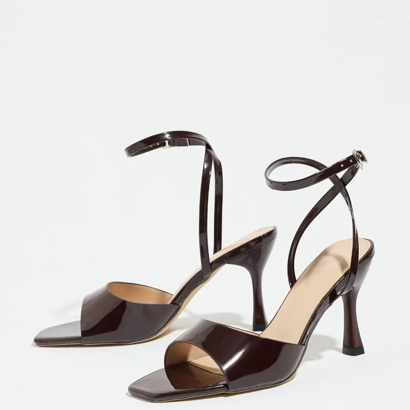 Designer Patent Leather Ankle Strap Buckle Heeled Sandals Women Sexy Square Toe Peep Toe High Heels Summer Elegant Office Shoes
Designer Patent Leather Ankle Strap Buckle Heeled Sandals Women Sexy Square Toe Peep Toe High Heels Summer Elegant Office Shoes
