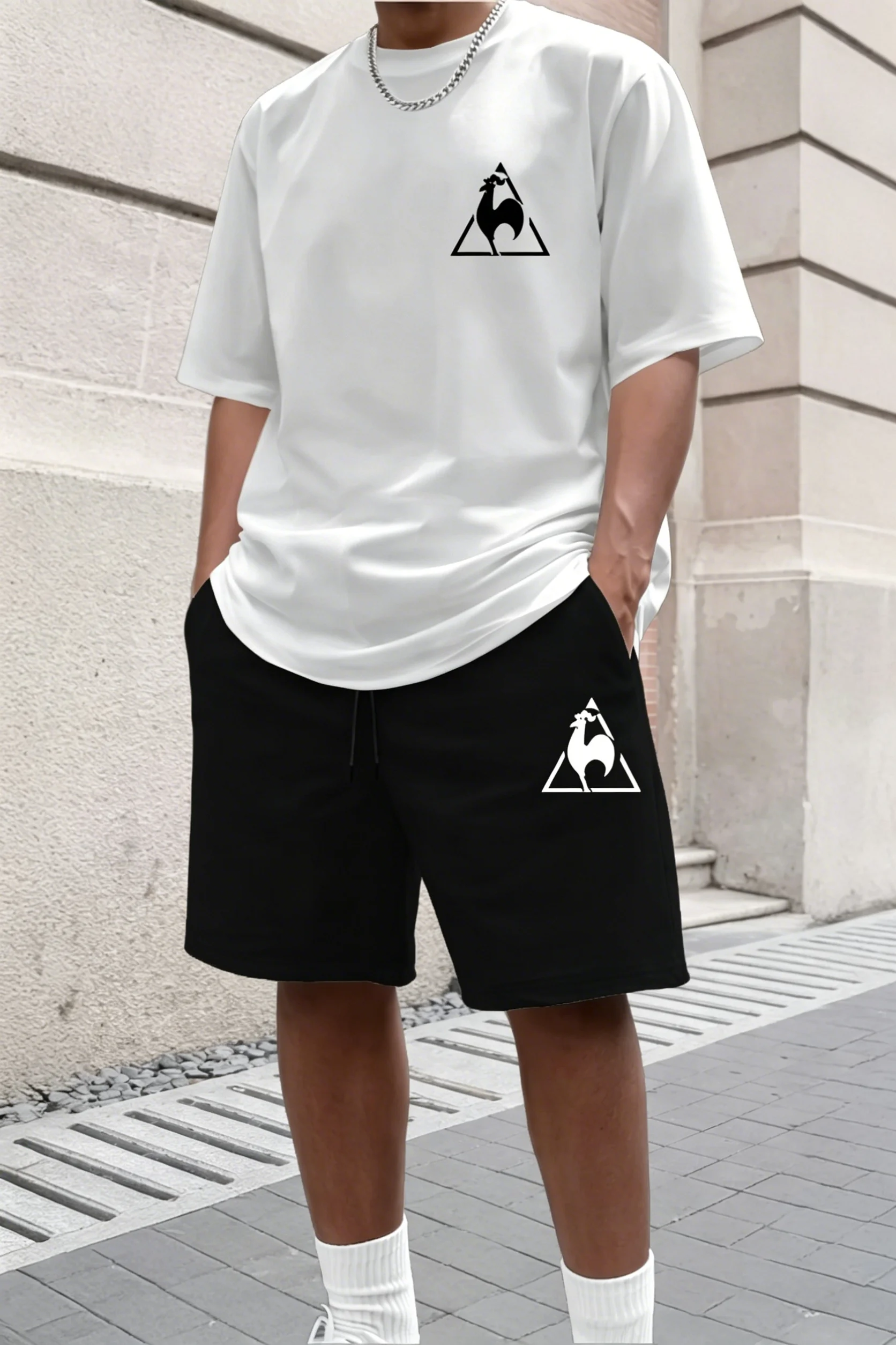Summer Fashion Trendy Casual Sports Two Piece Set Youth Men's Short sleeved T-shirt+Shorts Set
Summer Fashion Trendy Casual Sports Two Piece Set Youth Men's Short sleeved T-shirt+Shorts Set