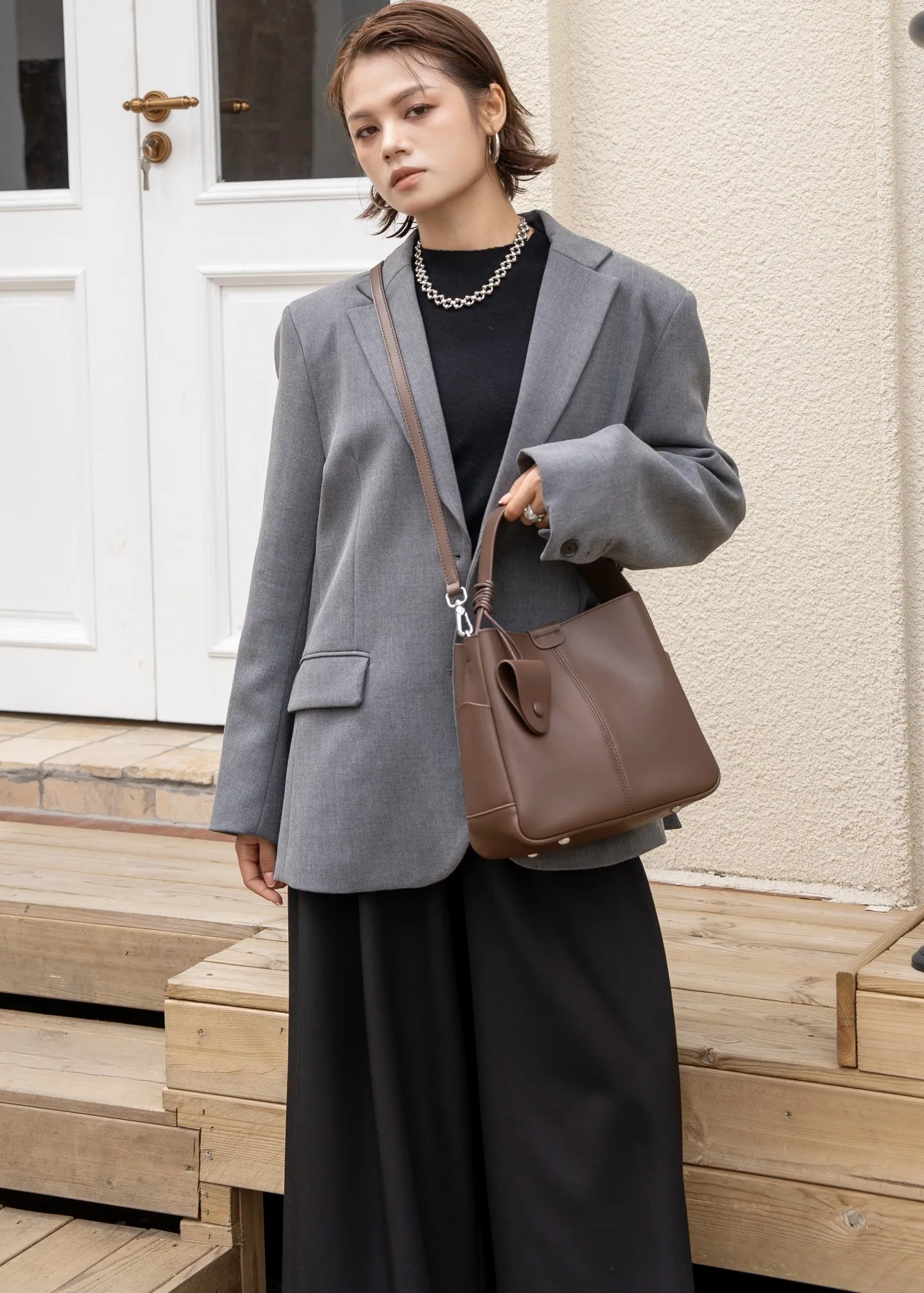 2026 New Arrival Niche Korean Style Ins Commuter Bucket Bag, Top-Grain Cowhide Large Capacity Women's Bag
2026 New Arrival Niche Korean Style Ins Commuter Bucket Bag, Top-Grain Cowhide Large Capacity Women's Bag