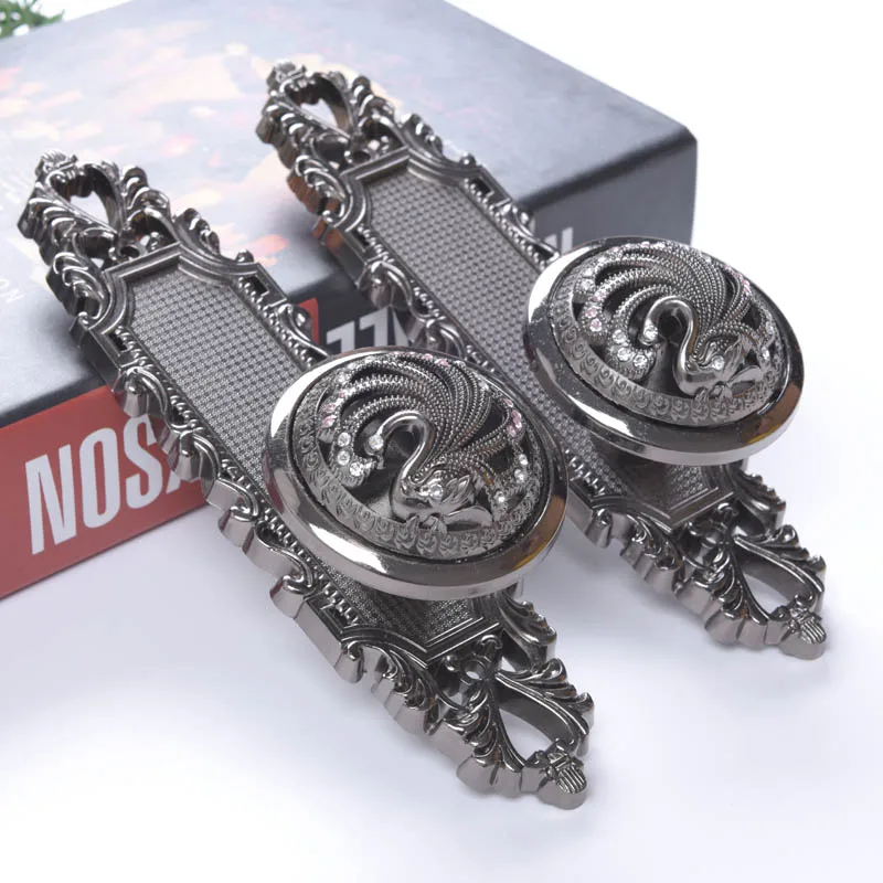 2Pcs/Set European Curtain Hooks Wall Tie Back Tassel Brush Holder Curtain Accessories Holdback Coat Hat Cap Hook
2Pcs/Set European Curtain Hooks Wall Tie Back Tassel Brush Holder Curtain Accessories Holdback Coat Hat Cap Hook