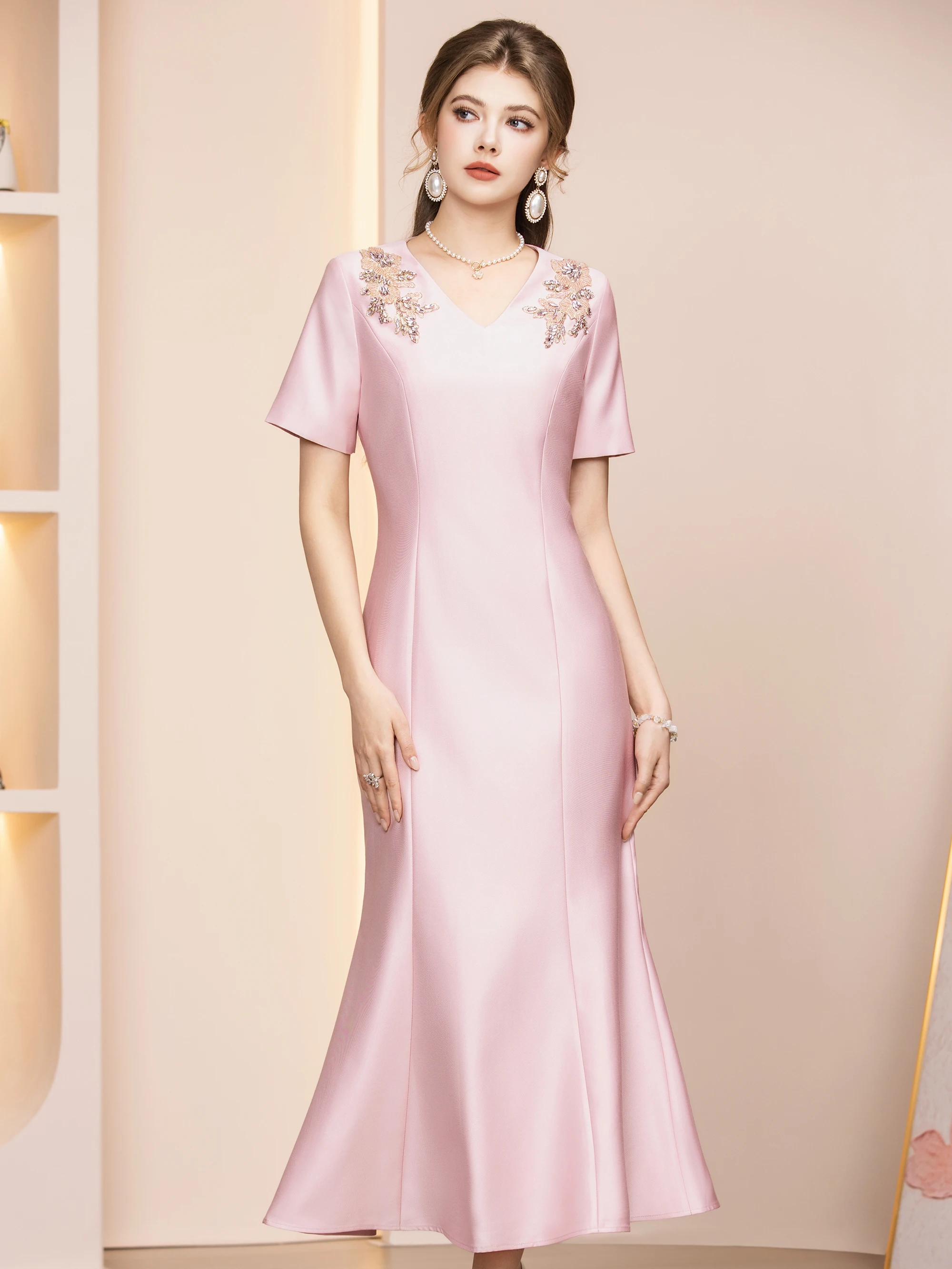 Elegant Long Draped Dress with Diamond Embellishment Short Sleeve High Waist Design for Formal Occasions Summer City Commute
Elegant Long Draped Dress with Diamond Embellishment Short Sleeve High Waist Design for Formal Occasions Summer City Commute