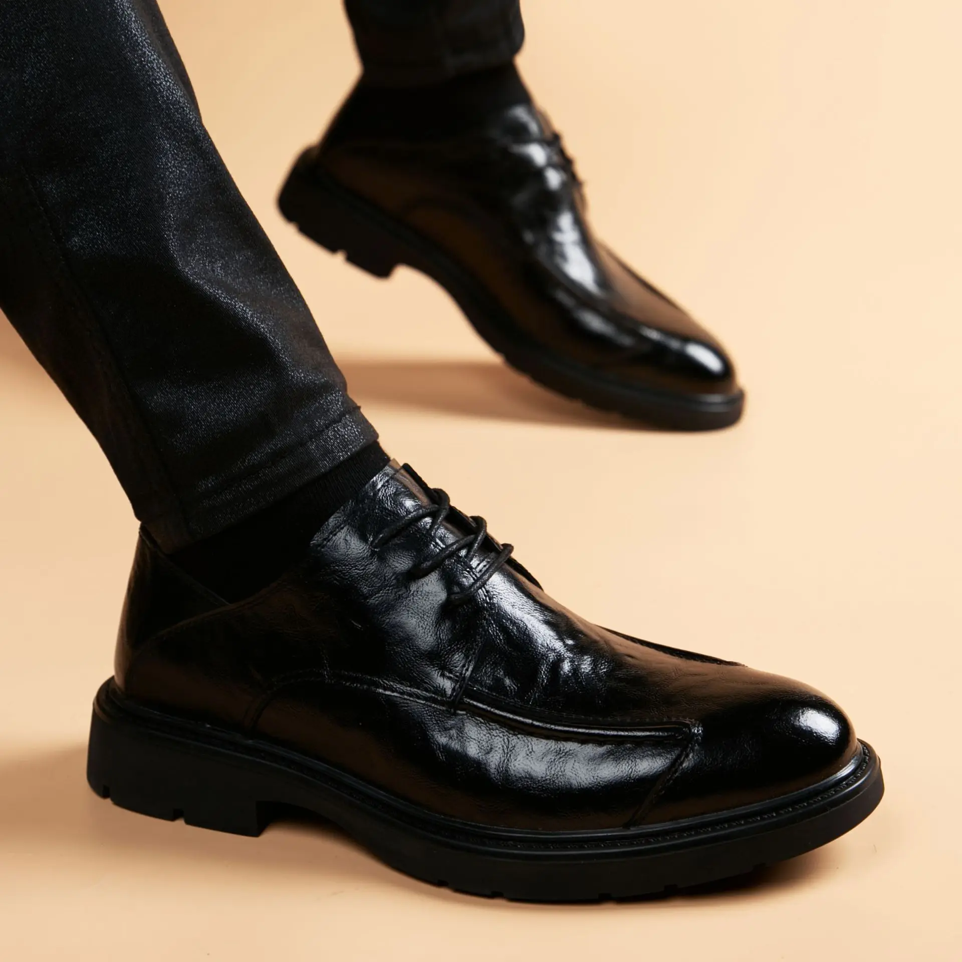 Men's Leather Shoes 2025 Business British Trendy Formal Men's Shoes Inner Height Increase Leather Casual Men's Leather Shoes
Men's Leather Shoes 2025 Business British Trendy Formal Men's Shoes Inner Height Increase Leather Casual Men's Leather Shoes
