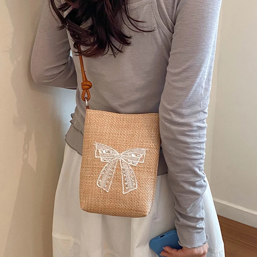 Chic Lace Butterfly Knot Straw Bag Solid Color Hasp Shoulder Messenger Crossbody Bags for Women Summer Beach Phone Bag Bolsa Fe
Chic Lace Butterfly Knot Straw Bag Solid Color Hasp Shoulder Messenger Crossbody Bags for Women Summer Beach Phone Bag Bolsa Fe