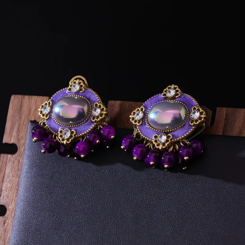 Серьги в стиле ретро с цветной эмалью, средневековые винтажные серьги с бахромой, инкрустированные стразами, в национальном стиле, класса люкс
Серьги в стиле ретро с цветной эмалью, средневековые винтажные серьги с бахромой, инкрустированные стразами, в национальном стиле, класса люкс