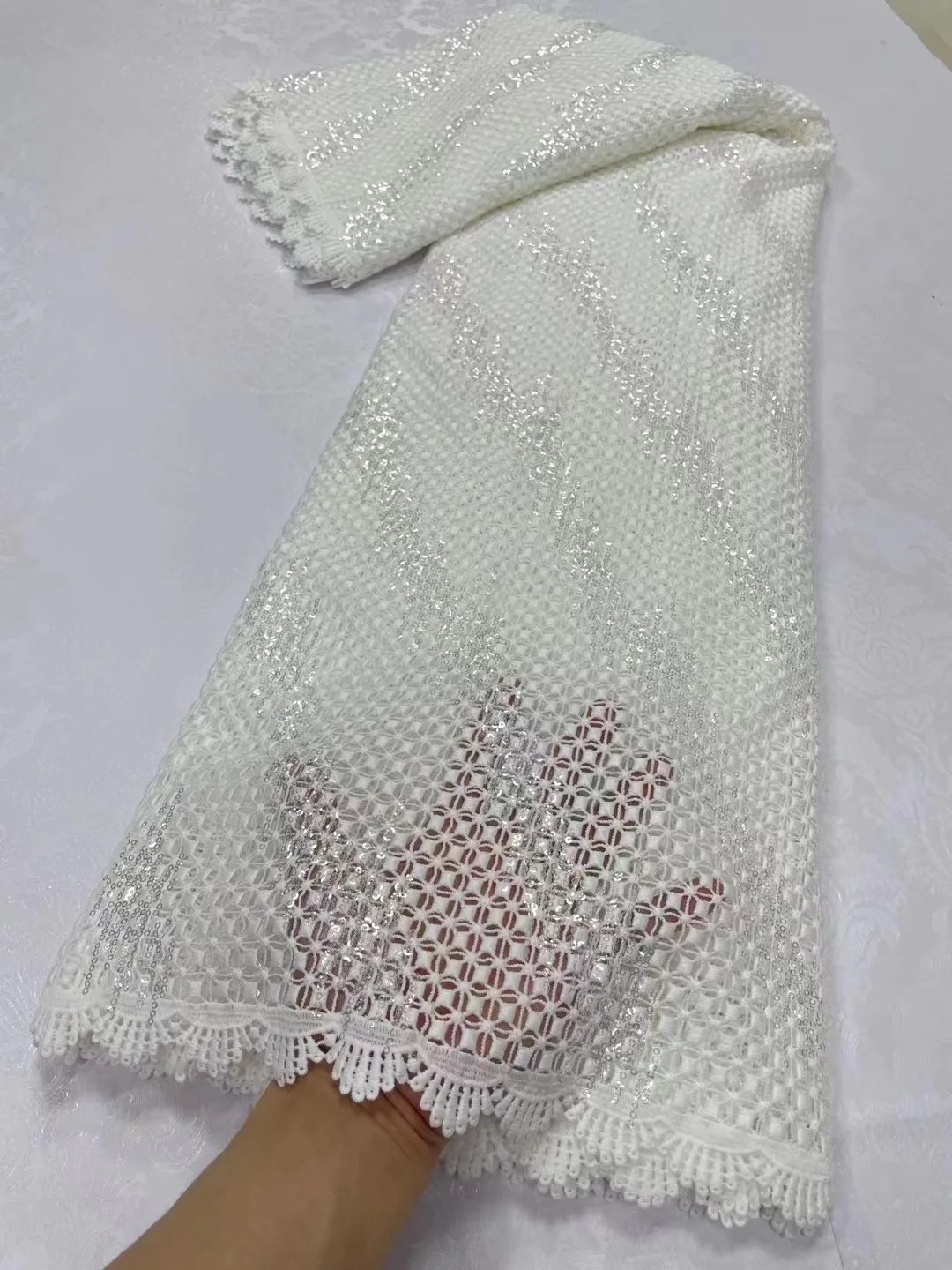 White African Guipure Cord Lace Fabric 2024 Nigerian French Water Soluble Lace Fabric With Sequins 5 Yards For Wedding Dress
White African Guipure Cord Lace Fabric 2024 Nigerian French Water Soluble Lace Fabric With Sequins 5 Yards For Wedding Dress