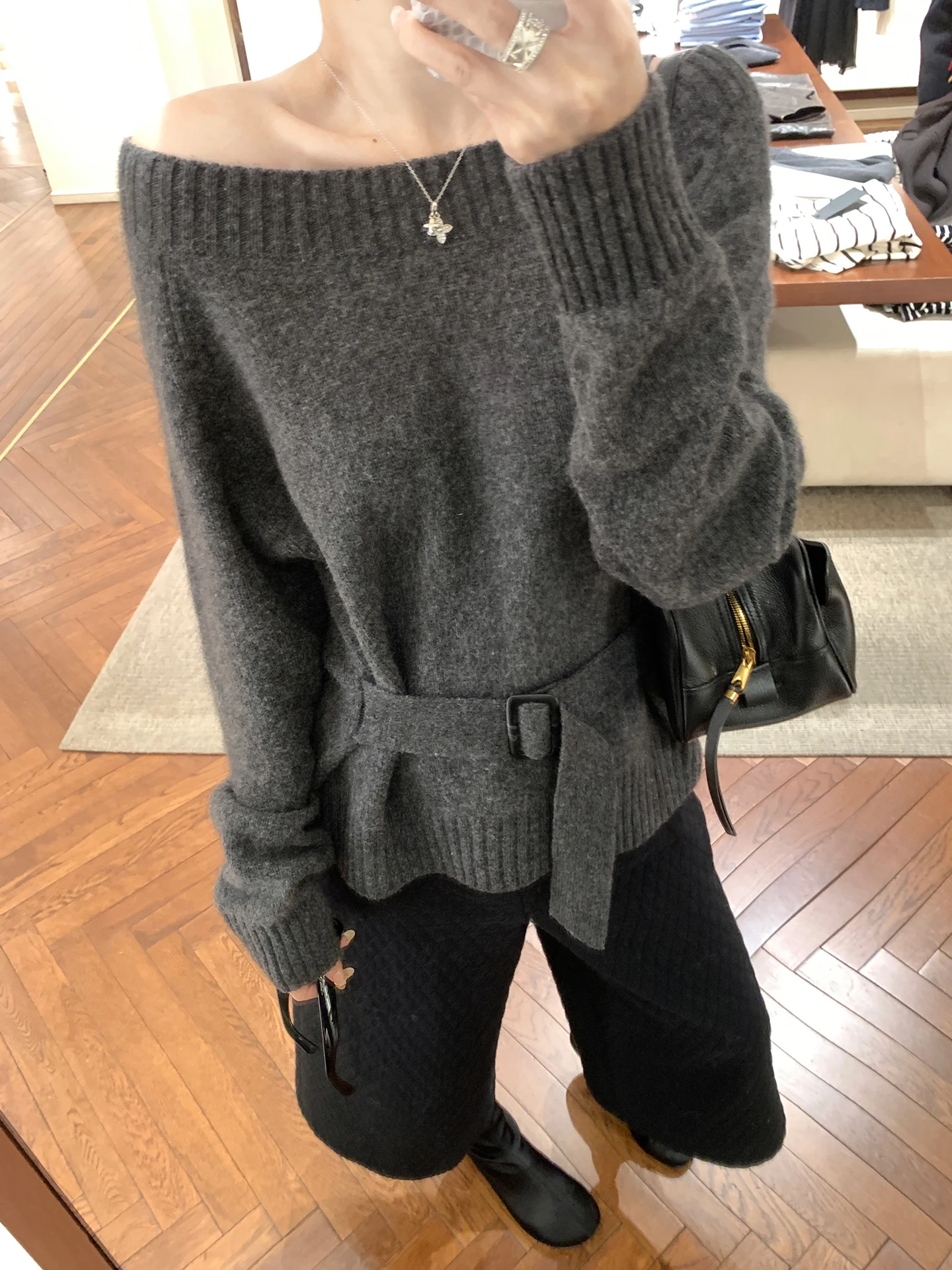 EKOOL Women's Knitted Sweater with Belted Design Alpaca Wool Blend Loose Fit Slimming oulder Winter Warm Long Sve Top
EKOOL Women's Knitted Sweater with Belted Design Alpaca Wool Blend Loose Fit Slimming oulder Winter Warm Long Sve Top