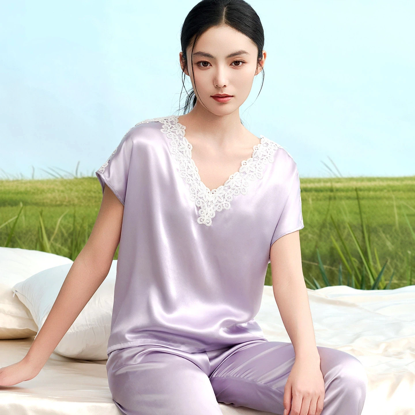 100% Real Silk Fashionable Casual Pajamas Lace Trim V Neck Women's Summer Short-Sleeve Pants Set Solid Color Loose Loungewear
100% Real Silk Fashionable Casual Pajamas Lace Trim V Neck Women's Summer Short-Sleeve Pants Set Solid Color Loose Loungewear