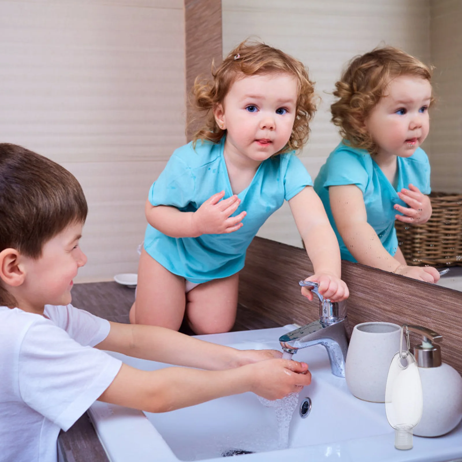 10Pcs Clear Travel Lotion Bottles with Hanging Hooks Portable Empty Bottle Set for Hand Lotion Toner Shampoo Compact Leakproof
10Pcs Clear Travel Lotion Bottles with Hanging Hooks Portable Empty Bottle Set for Hand Lotion Toner Shampoo Compact Leakproof