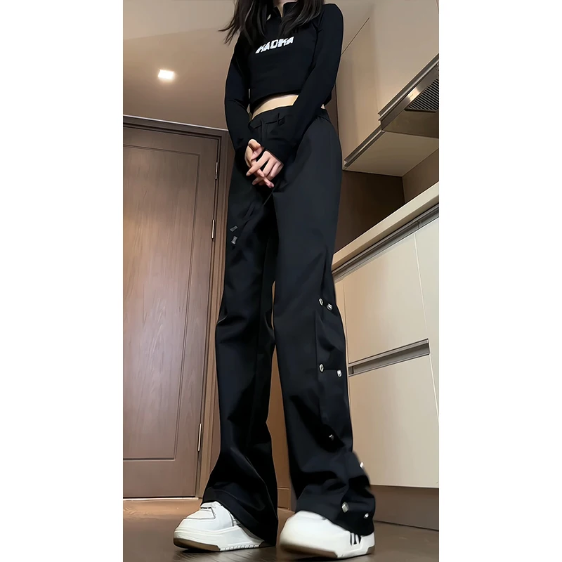 Loose Men's Spor Straight Leg Casual Pants Button Detailing High Street Vibe Casual Trousers for Spring And Autumn
Loose Men's Spor Straight Leg Casual Pants Button Detailing High Street Vibe Casual Trousers for Spring And Autumn